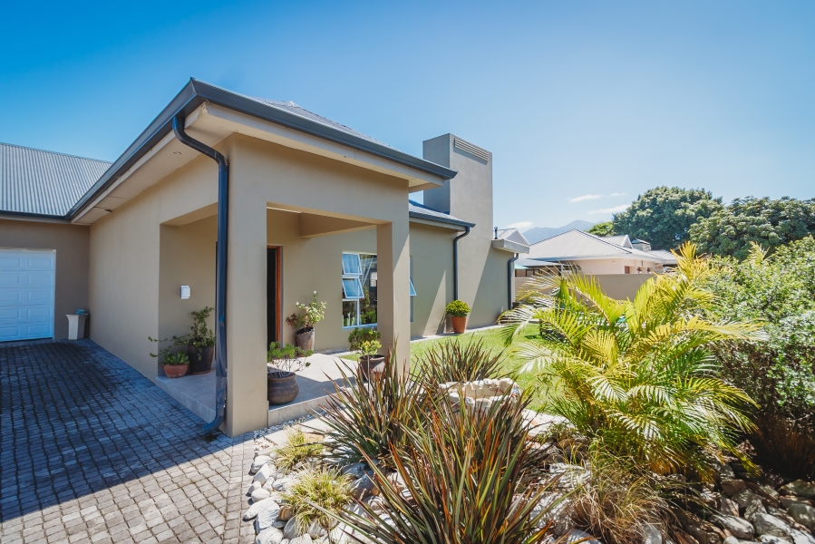 5 Bedroom Property for Sale in Heather Park Western Cape